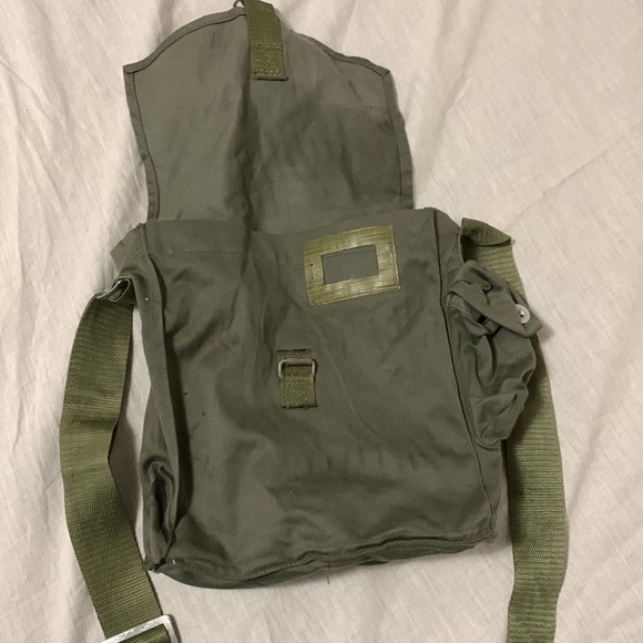 Vintage WWII Polish Gas Mask Bag - Picture 3 of 7